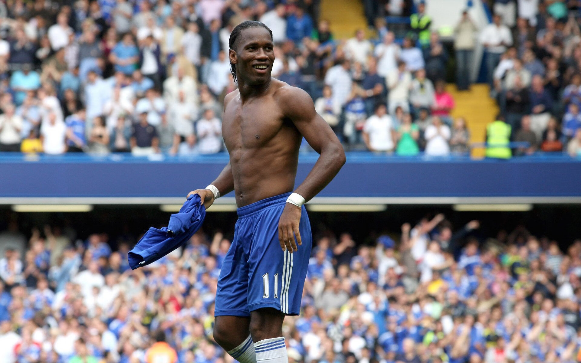 乌克兰险胜智利,阿圭罗惊艳四座,一场定义未来的友谊赛